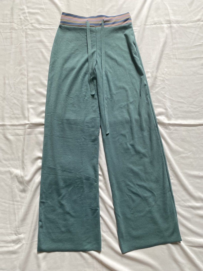retro pants 1 (Category: Other Bottoms) located in Davao. Submitted by gathrd.kloset (Listing ID 1470187333, Image 1). Description: waistline: 23-32 length: 38-39.