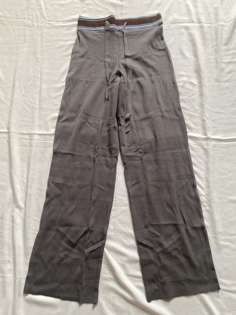 retro pants 6 (Category: Other Bottoms) located in Davao. Submitted by gathrd.kloset (Listing ID 1470188777, Image 1). Description: waistline: 23-32 length: 38-39.