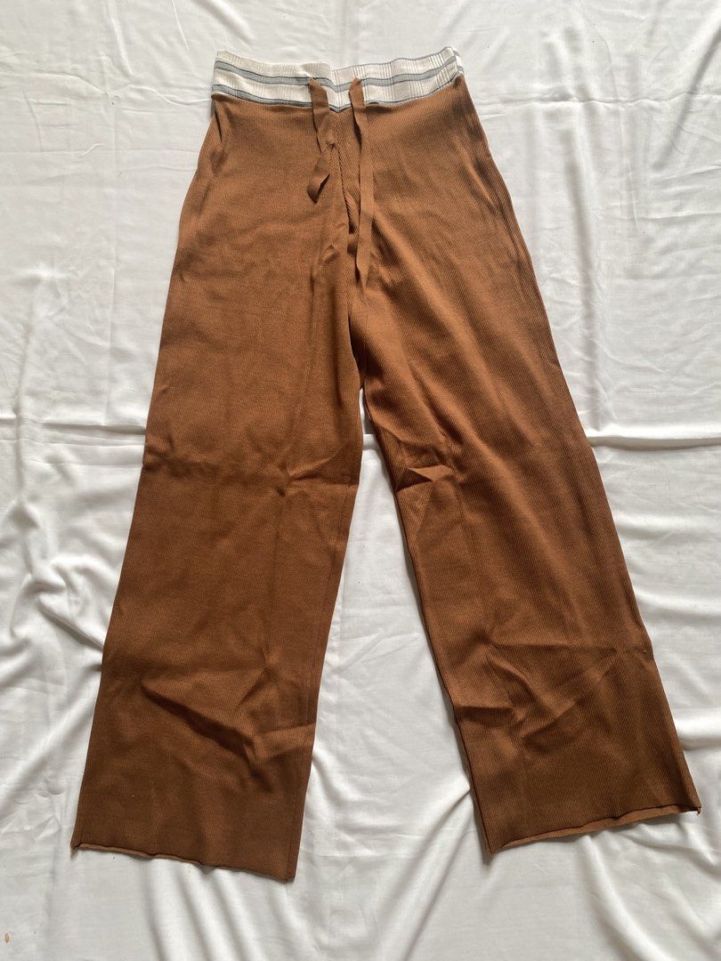 retro pants 7 (Category: Other Bottoms) located in Davao. Submitted by gathrd.kloset (Listing ID 1470189808, Image 1). Description: waistline: 23-32 length: 38-39.