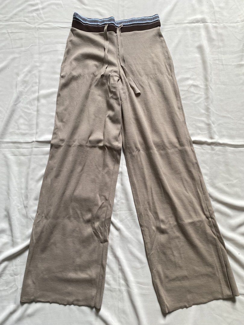 retro pants 9 (Category: Other Bottoms) located in Davao. Submitted by gathrd.kloset (Listing ID 1470190117, Image 1). Description: waistline: 23-32 length: 38-39.
