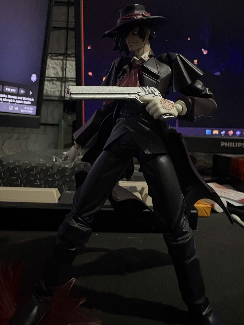 Revoltech Alucard from Hellsing (Category: Figurines & Statues) located in Malabon City. Submitted by teritus (Listing ID 1470327187, Image 1). Description: Hard to find figure! No more box and manuals and missing 1 hand Location: Malabon .