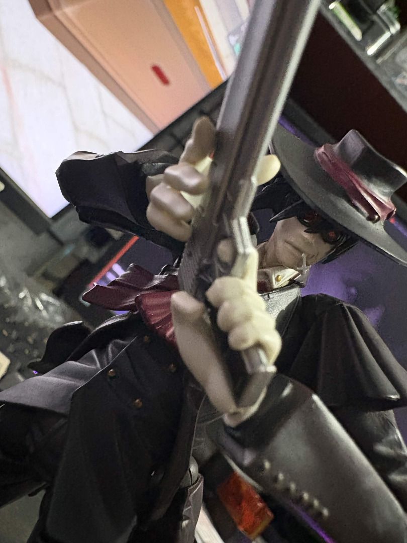 Revoltech Alucard from Hellsing (Category: Figurines & Statues) located in Malabon City. Submitted by teritus (Listing ID 1470327187, Image 3). Description: Hard to find figure! No more box and manuals and missing 1 hand Location: Malabon .