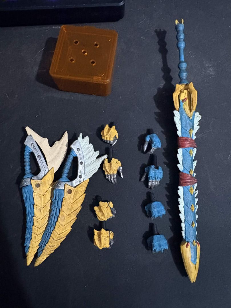 Revoltech Zinogre Armor (Category: Figurines & Statues) located in Malabon City. Submitted by teritus (Listing ID 1470327361, Image 2). Description: No more box and manuals.