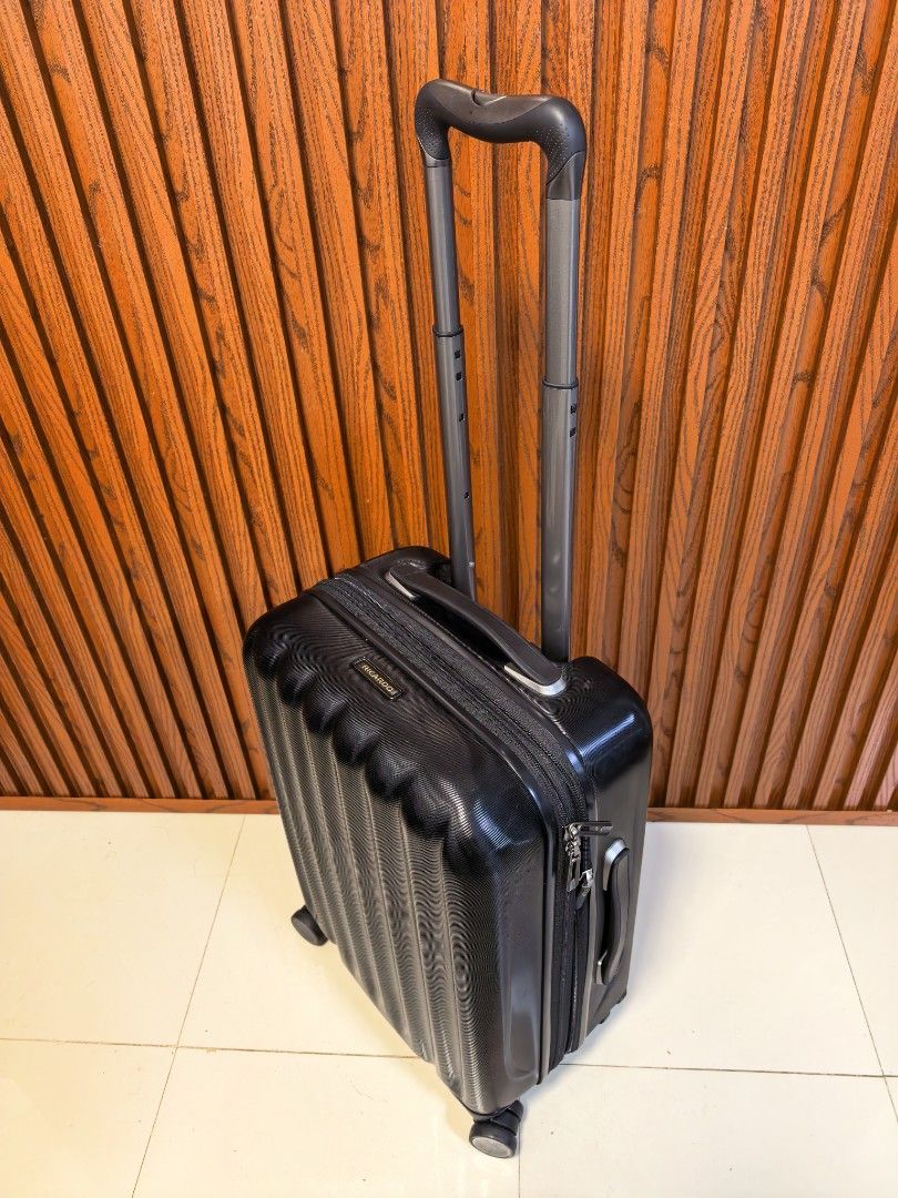 Ricardo "Japan Brand Luggage" (Category: Luggage) located in Manila. Submitted by uno001 (Listing ID 1470198643, Image 2). Description: Brand: Ricardo ✨ In Very Good condition ⚡ Premium Look and Feels! ✅ 💯 Legit Brand ✅ Small Handcarry luggage ✅ H21" x L14" x D9" ✅ Heavy Duty Guaranteed ✅ 360°Wheels All smooth ✅ Padlockable Zipper ✅ With Expandable Zipper.