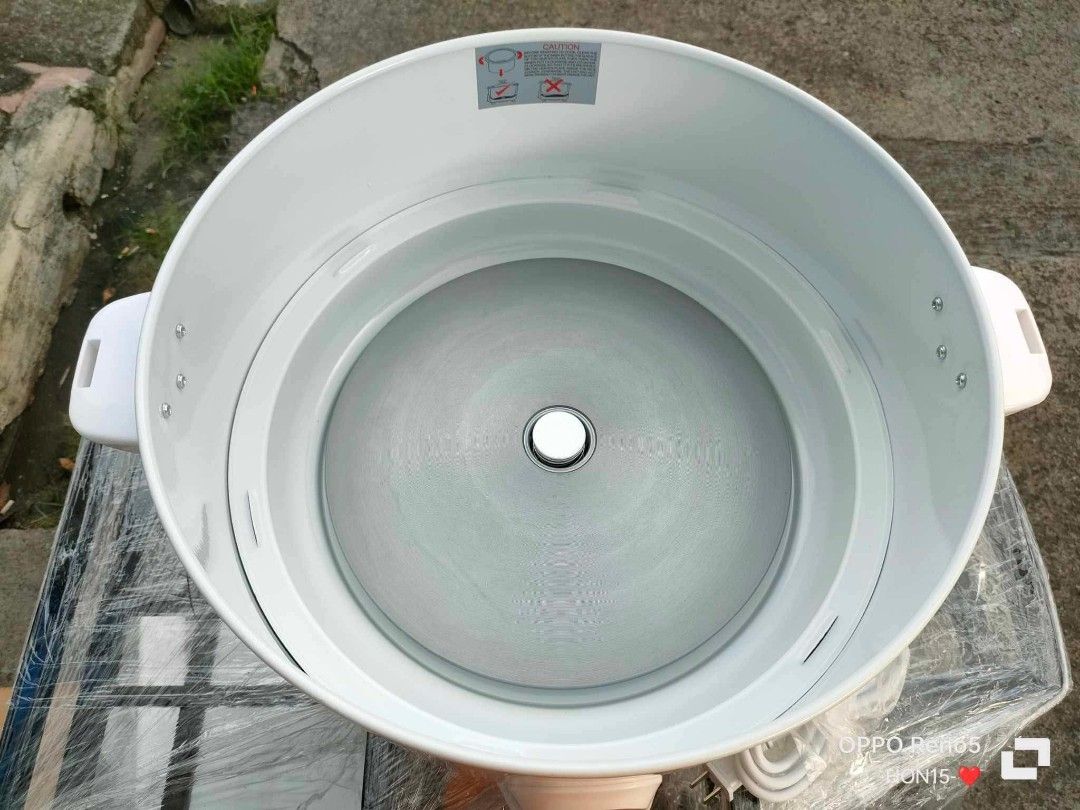 Rice cooker micromatic 7.8L (Category: Cookers) located in Manila. Submitted by joydolor (Listing ID 1470171562, Image 3). Description: -RICECOOKER- Micromatic 7.8liters 4500.