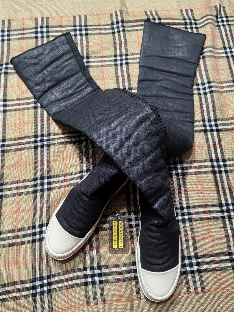 RICK OWENS DRKSHDW (Category: Sneakers) located in Baguio. Submitted by curated_luxe_brandeds (Listing ID 1470276303, Image 1). Description: RICK OWENS DRKSHDW SIZE 38 ON TAG 25 CM INSOLE SEE PICS FOR DETAILS EXCELLENT CONDITION COLOR MAY VARY DUE TO LIGHTING MOP BDO /GCASH NO COD /COP PHYSICAL STORE :STALL 324A THIRD FLOOR SKYWORLD SESSION ROAD BAGUIO CITY FB PAGE /CAROUSELL : curated_luxe_brandeds FACEBOOK SELLING ACCOUNT : Esteph Colpita SA.