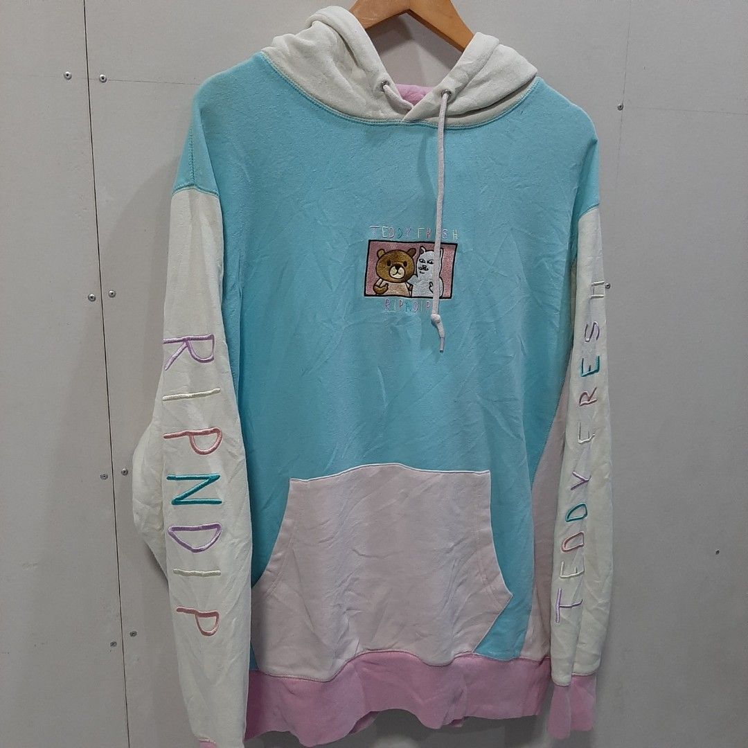 RIP N DIP X TEDDY FRESH (Category: Coats, Jackets and Outerwear) located in San Carlos. Submitted by denzel999 (Listing ID 1470280586, Image 2). Description: LIKENEW NOFLAWS LARGE.