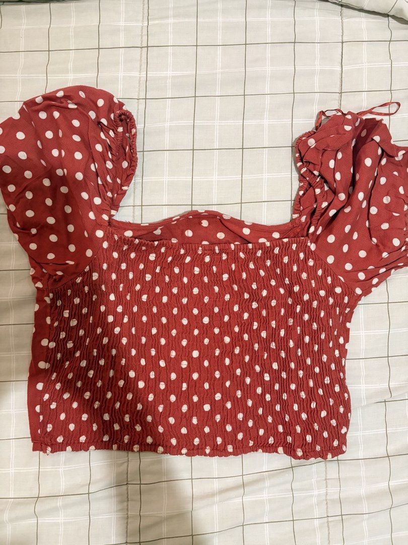 River Island Orange Polka Dot Crop Top (Category: Sleeveless) located in Dasmarinas. Submitted by littleczarmer (Listing ID 1470291022, Image 3). Description: - bought from london - Size: UK 8 - Fit: Smocked back panel for extra comfort.