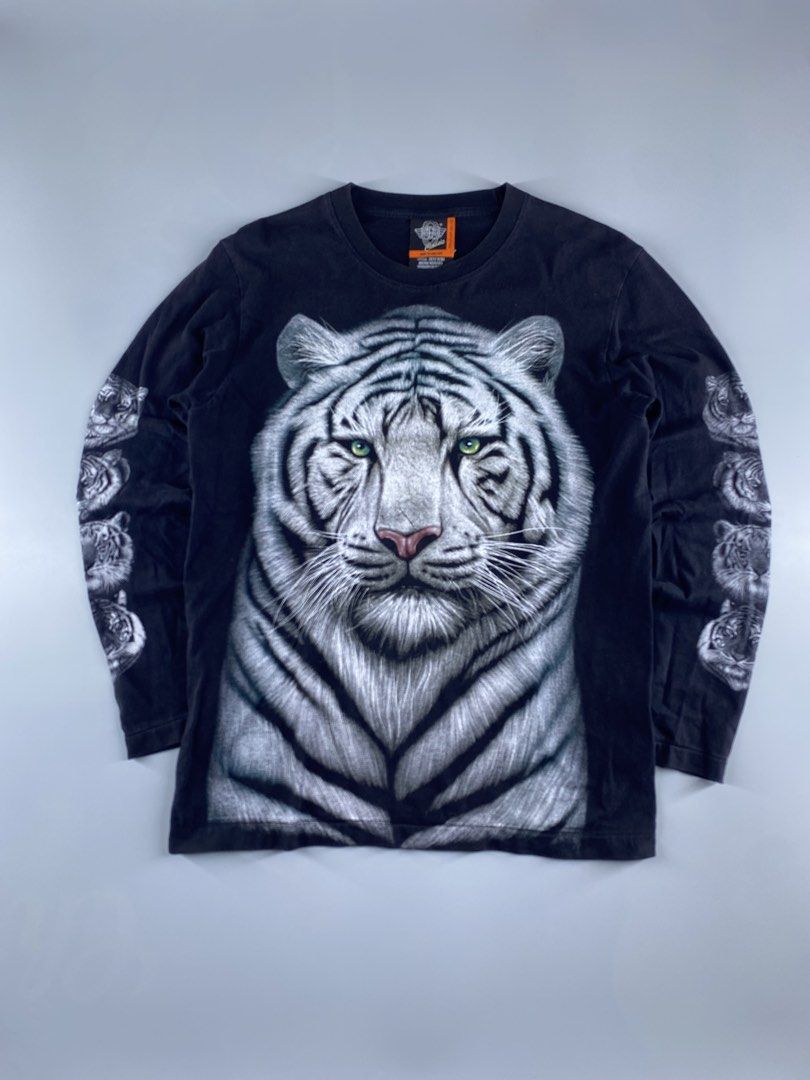 Rock Eagle White Tiger Long Sleeve T-Shirt Black Medium (Category: Tshirts & Polo Shirts ) located in General Santos City (Dadiangas). Submitted by zann_zee (Listing ID 1470259724, Image 1). Description: - Brand: Rock Eagle - Style: Long sleeve crew neck tee with heavy vintage vibe Size - Small - Medium Width - 19.5 Length - 27 Issue:None Condition:excellent Color rate: 9.5/10.