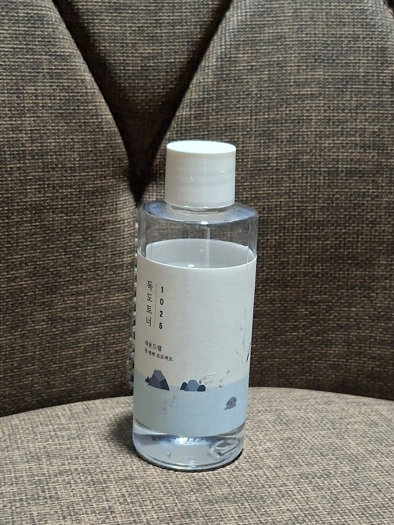 Round Lab 1025 Dokdo Toner 100ml (Category: Face Care) located in Makati City. Submitted by paudeclutters (Listing ID 1470208934, Image 1). Description: - Expiry: Clearly readable date stamped on the bottom - bought from Korea - no box (threw it out) rfs: too many skin care products.