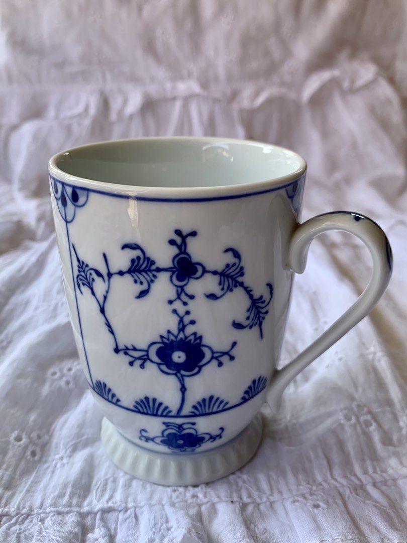 Royal Arden Mug- Blue Floral (Category: Coffee & Tea Tableware) located in Tandag. Submitted by jeason_22 (Listing ID 1470288279, Image 1). Description: •1pc only • Royal arden • Blue floral pattern • Good condition, no issues 📌 Please see photos for the actual design and condition. Kindly review all photos before purchasing. 📦 Carefully packed for safe shipping..