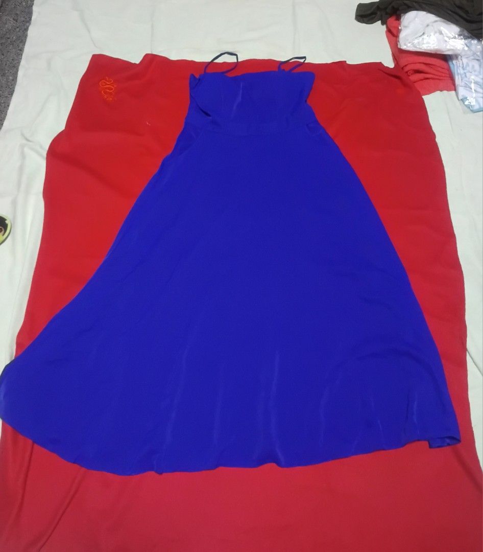 Royal Blue Spaghetti Strap Midi Dress (Category: Dresses) located in Las Pinas. Submitted by marichelle1012 (Listing ID 1470294267, Image 1). Description: - Color: Royal Blue - Style: Midi dress with a flared skirt - Neckline: Sweetheart cut with spaghetti straps - Fabric: Lightweight and comfortable - Versatility: Solid color, easy to dress up or down for events - Condition: Brand new / Excellent.