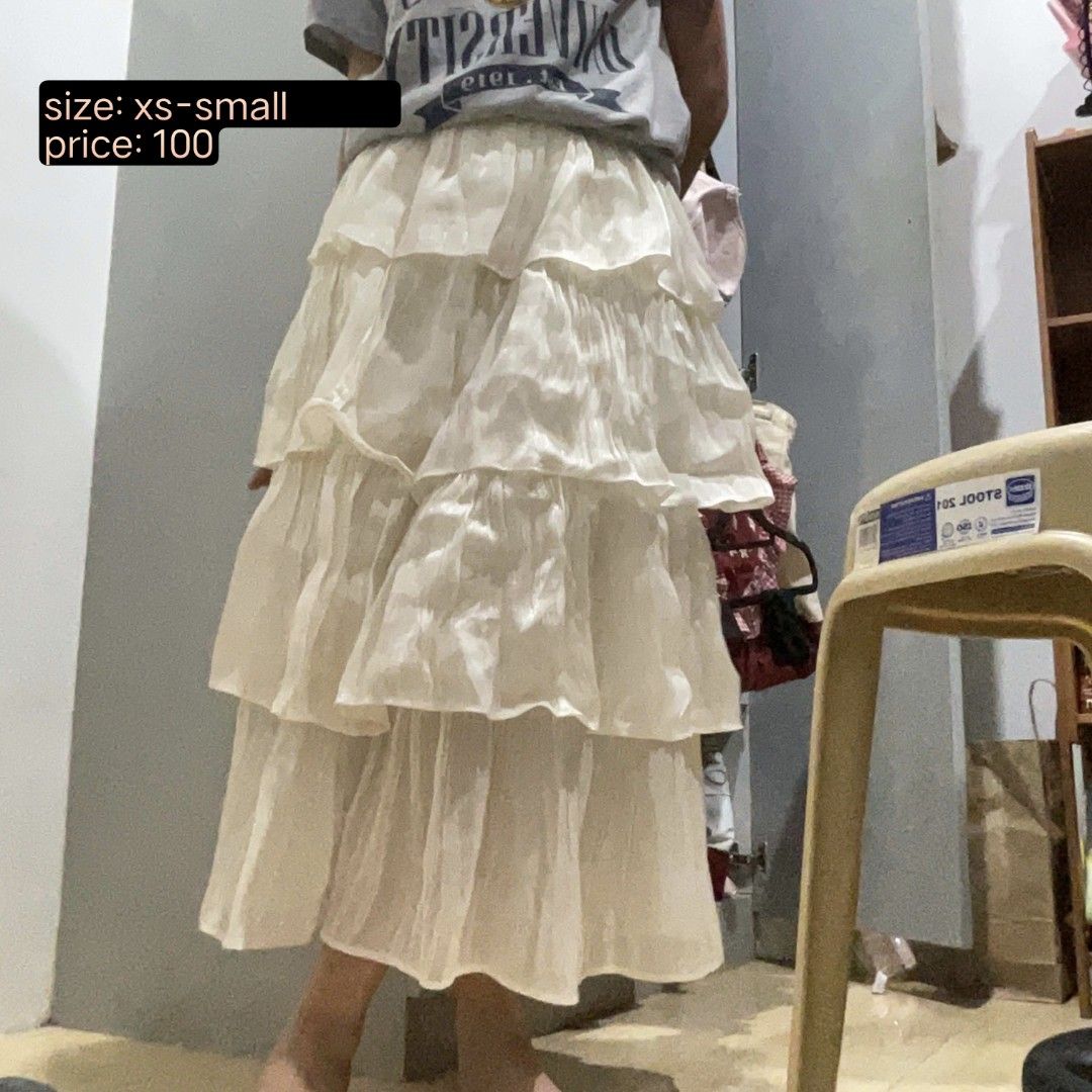ruffled white long skirt (Category: Skirts) located in Cainta. Submitted by m00rin02 (Listing ID 1470251144, Image 1). Description: 🧚🏻‍♀️ Loc: Cainta, Rizal/Pasig/Sta. Mesa, Manila 🧚🏻‍♀️ MOD: lalamove/jnt 🧚🏻‍♀️ Payment first! (no cod) 🧚🏻‍♀️ Minor flaw is included in the photos 🧚🏻‍♀️ Gartered waistline! (vv sikip).