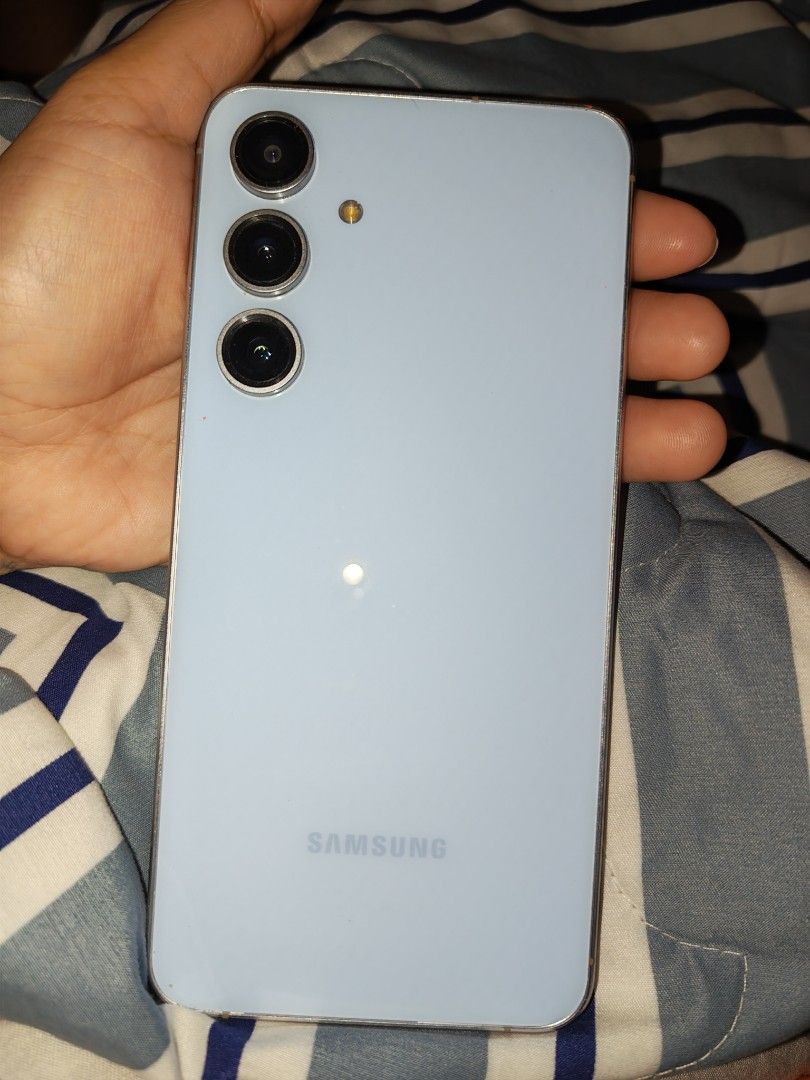 S24 fe NTC Approved (Category: Samsung) located in Manila. Submitted by kookykei (Listing ID 1470339558, Image 1). Description: Samsung Galaxy S24 FE 5G – 256GB | ₱17,500 Selling my Samsung Galaxy S24 FE in Light Blue. Back-up phone only, used for almost a year and well taken care of. No issues, smooth performance, and ready for its next owner. Specifications: • 256GB Storage | 8GB RAM • 6.7” Dynamic AMOLED 2X Display (120Hz) • Exynos 2400e Proce