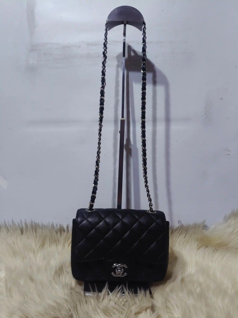 Sale! Chanel sling (Category: Shoulder Bags) located in Cabuyao City. Submitted by secondhand.shop.ph (Listing ID 1470329627, Image 1). Description: Sale❗️Sale❗️Sale❗️ CHANEL Almost new Black CC under zip small Pure genuine caviar leather missing hologram sticker 📌First to pay!.