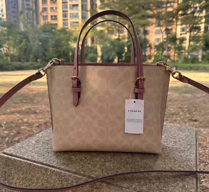 SALE COACH MOLLIE 26 (Category: Shoulder Bags) located in Pasig City. Submitted by ttitalaana20111991 (Listing ID 1470160248, Image 2). Description: .