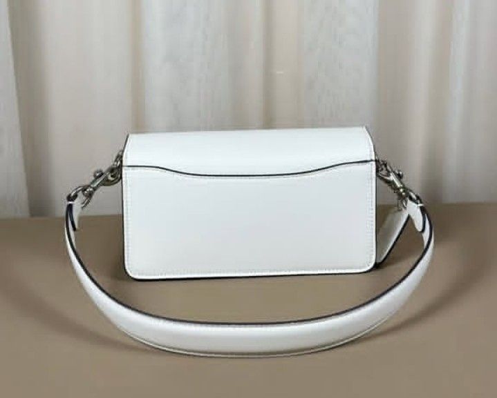 sale.coach TABBY 20 WHITE (Category: Cross-body Bags) located in Pasig City. Submitted by titalana2011991 (Listing ID 1470160377, Image 3). Description: .