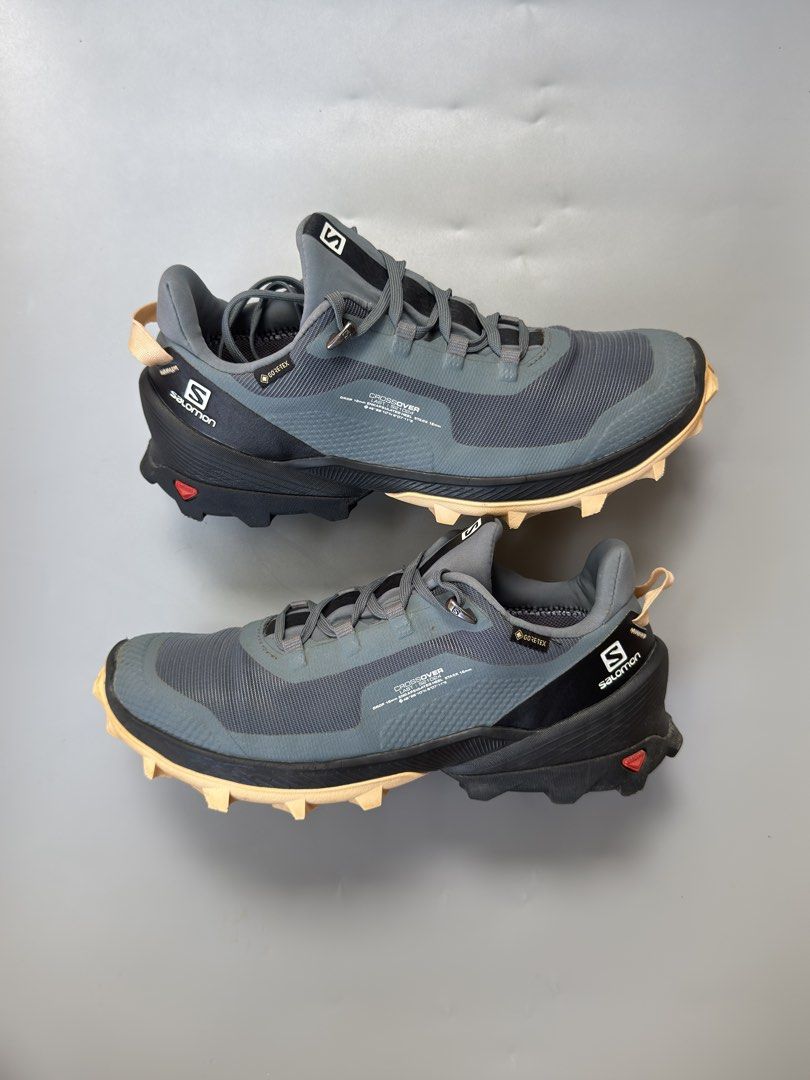 SALOMON CROSS OVER GORETEX (Category: Sneakers) located in Legazpi City. Submitted by mr.solelution (Listing ID 1470221086, Image 2). Description: • SALOMON CROSS OVER GTX ( women ) • SIZE: 6.5us / 38euro / 23.5cm • EXCELLENT CONDITION • MINOR SIGN OF USAGE ONLY LOCATION: LEGAZPI ALBAY BICOL 📍 PLUS SHIPPING FEE 💵.