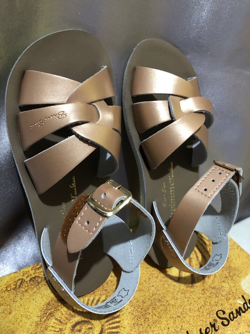 Salt Water Swimmer Sandals (Category: Babies & Kids Fashion) located in Baguio. Submitted by HisNHersBrandvillePh (Listing ID 1470263449, Image 2). Description: Salt Water Sun-San Swimmer Sandals 💵 P600.00 Color: Metallic Rose Gold Size: SLIM FEET US 11 / EU 28 / 18 cm Condition: like new - used once only 📍 Baguio City .