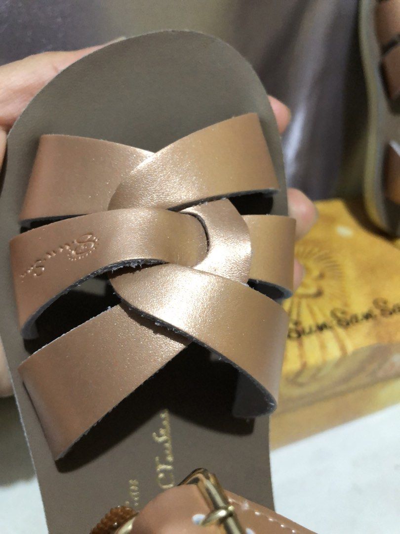 Salt Water Swimmer Sandals (Category: Babies & Kids Fashion) located in Baguio. Submitted by HisNHersBrandvillePh (Listing ID 1470263449, Image 3). Description: Salt Water Sun-San Swimmer Sandals 💵 P600.00 Color: Metallic Rose Gold Size: SLIM FEET US 11 / EU 28 / 18 cm Condition: like new - used once only 📍 Baguio City .