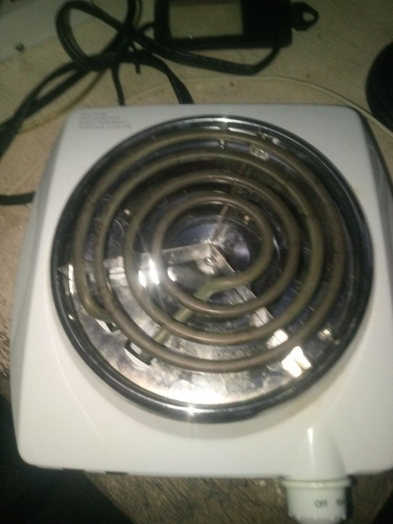 Salton Single Burner Electric Cooker (Category: Cookers) located in Paranaque City. Submitted by kuyzlhex.trading (Listing ID 1470216622, Image 2). Description: .