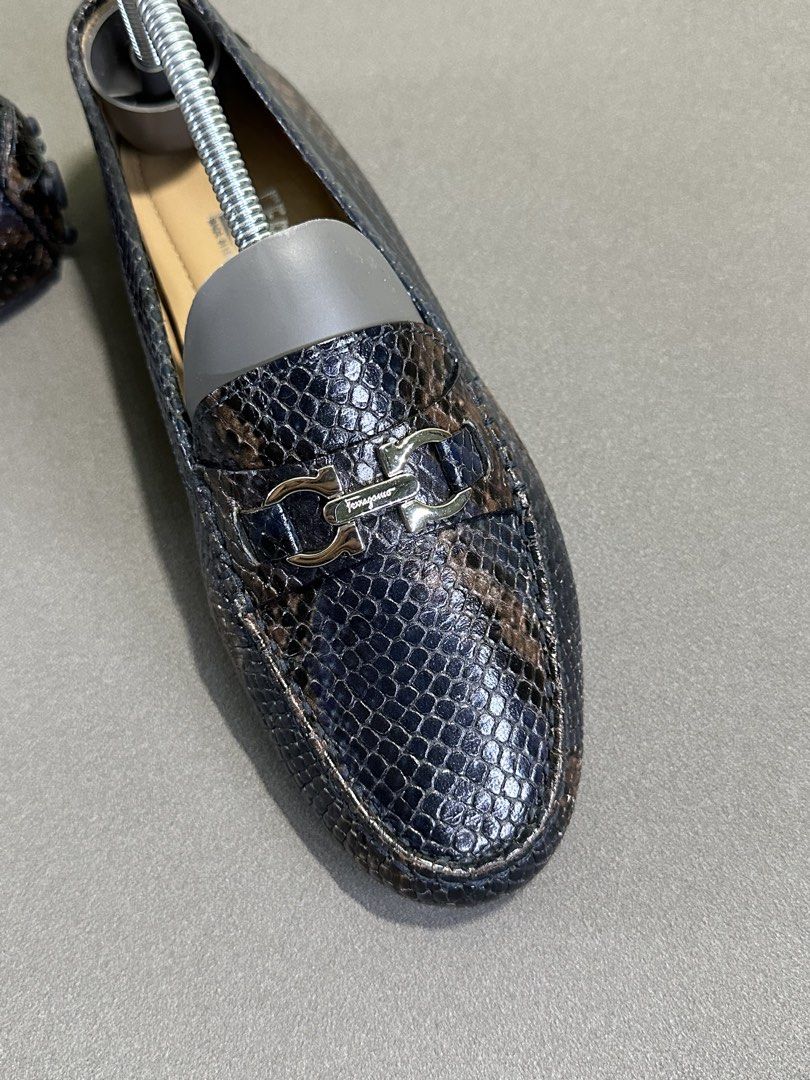 Salvatore Ferragamo Grancini Loafers (Category: Sneakers & Footwear) located in Bacolod City. Submitted by dannnsoy (Listing ID 1470296797, Image 3). Description: Salvatore Ferragamo Grancini Loafers •Size: 6.5/37 euro •In very good to excellent condition •Issue: Signs of usage •Price: 3899 only 📍Note: Color may vary to due lighting and camera resolution. .