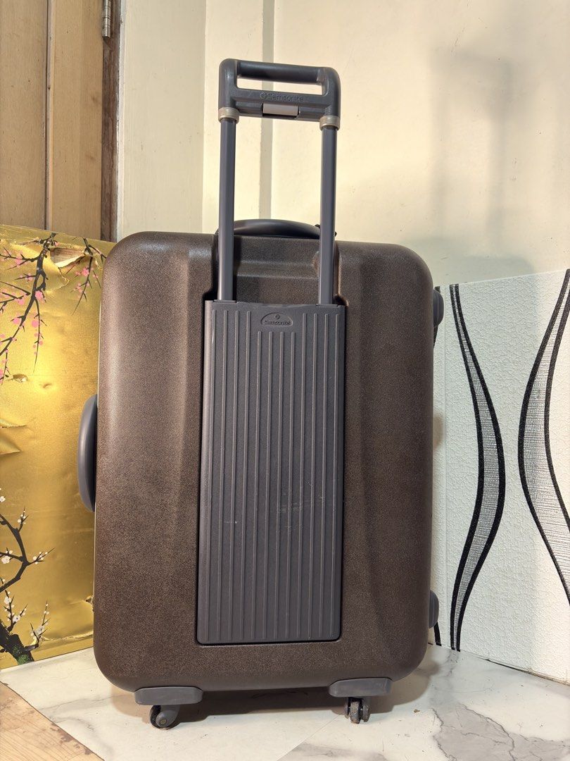 SAMSONITE BRAND LARGE SIZE LUGGAGE🇯🇵 (Category: Luggage) located in Valenzuela. Submitted by dkjapansurplus (Listing ID 1470298538, Image 3). Description: 🇯🇵IMPORTED FROM JAPAN ORIGINAL SAMSONITE BRAND LARGE SIZE LUGGAGE🇯🇵 🎯 KEY LOCK 🎯 CLIP TYPE 🎯 PUSH HANDLE TROLLEY 🎯 360 WHEELS ROTATION 🎯 TOP AND SIDE HANDLE CARRY 🎯 DURABLE CASE 🎯 WIDE SPACE CAPACITY NO ISSUE.. MINIMAL MARK OF USAGE‼️.
