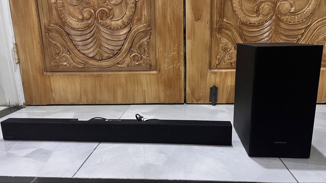 Samsung Bluetooth Sounbar HW-T420 (Category: TV Parts & Accessories) located in San Fernando. Submitted by declutteringyishi (Listing ID 1470282383, Image 1). Description: hello! selling my samsung bluetooth soundbar hw-t420 for ₱3,000 in very good condition! rfs: decluttering inclusion: - main soundbar speaker - wired passive subwoofer - power cord - optical audio cable - remote control 📍 location: Pampanga 💸 mode of payment: GCash 📦 mode of 