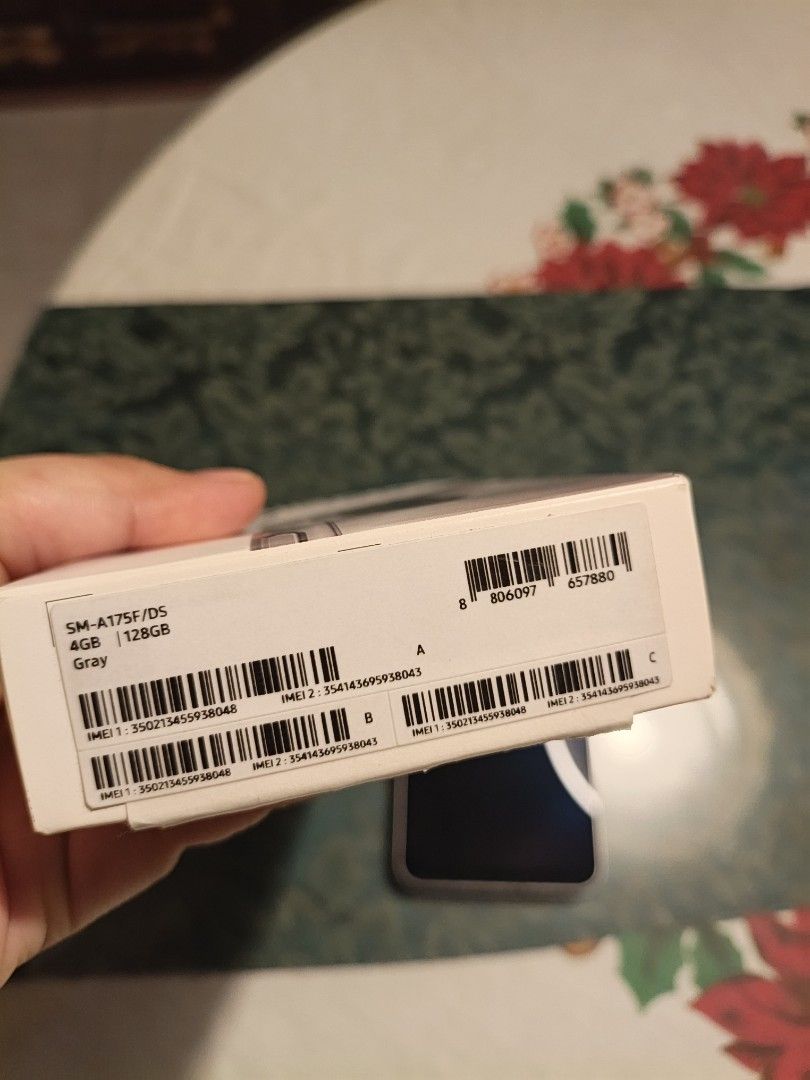Samsung Galaxy A17 5g 128gb (Category: Samsung) located in Manila. Submitted by moncadamar11215 (Listing ID 1470320764, Image 3). Description: halos new pa nagamit lang pang hot spot comes with box pa.