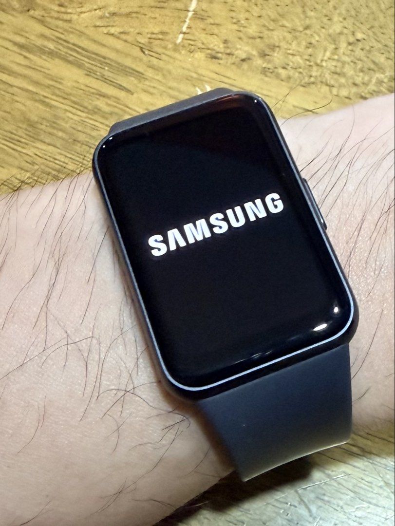 Samsung Galaxy Fit 3 Smart Watch (Category: Wearables & Smart Watches) located in Makati City. Submitted by agent_k (Listing ID 1470287559, Image 1). Description: Samsung Galaxy Fit 3 Smart Watch Perfect working condition 100% smooth Includes charging cable .
