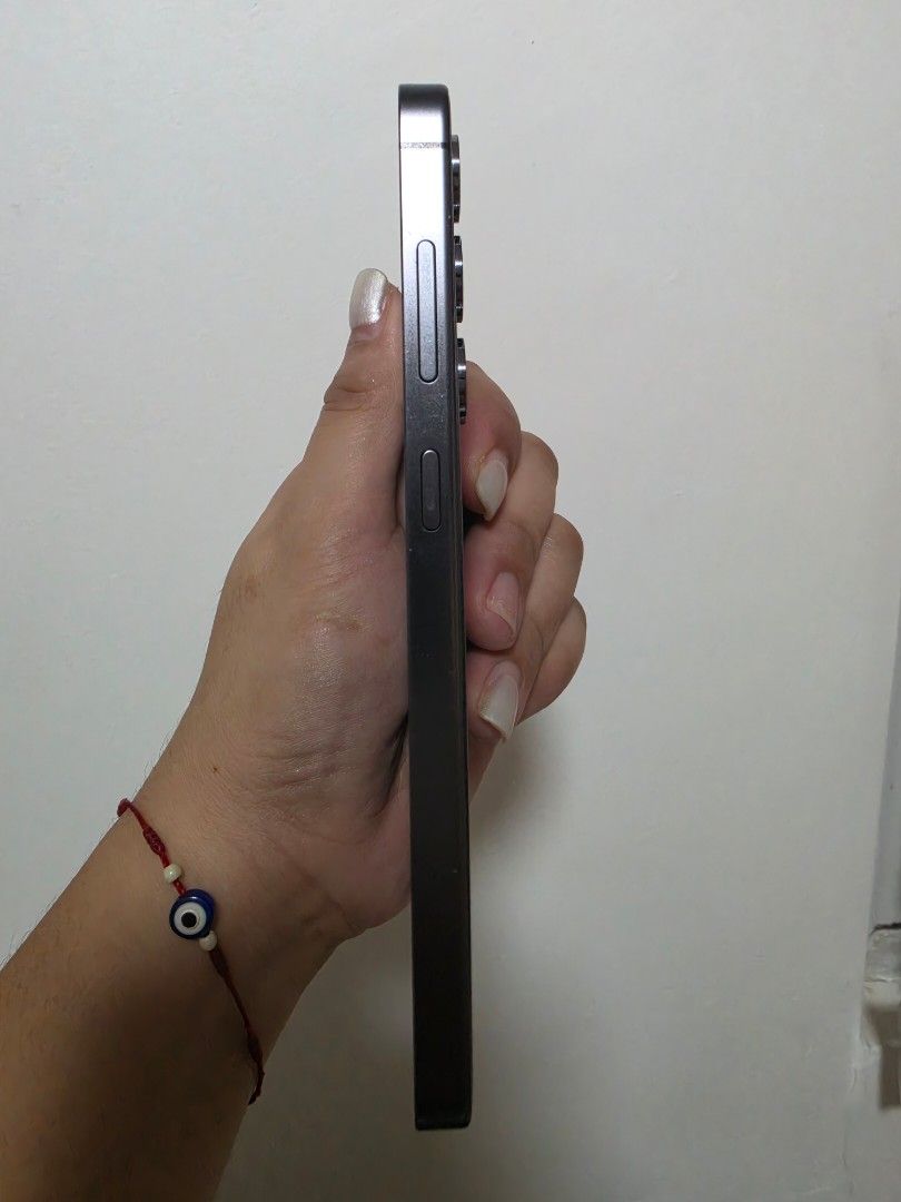 Samsung Galaxy S24 with Original Box (Category: Samsung) located in Makati City. Submitted by enjeirubi (Listing ID 1470144377, Image 3). Description: - Model: Samsung Galaxy S24 (Black) - Inclusion: Original black retail box - Status: Fully working, apps installed for testing, ready for use - Meetup or shipping options available -with small black dot in the bottom (samsung issue) -lady owned, smooth and no dents -Price is slightly negotiable.