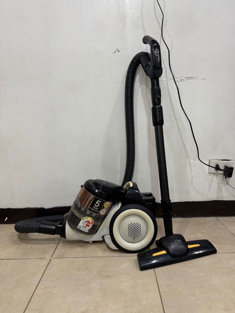 Samsung Motion Sync Vacuum Cleaner – 220V (Category: Vacuum Cleaner & Housekeeping) located in Lapu Lapu. Submitted by axl.rose05 (Listing ID 1470312832, Image 2). Description: Condition: Good working condition with good suction. Features: ✓ Samsung Motion Sync Design ✓ CycloneForce Multi Technology ✓ Strong suction for everyday cleaning ✓ Large wheels for easy maneuverability ✓ Furniture Guard to help protect furniture ✓ Easy-to-empty dust bin ✓