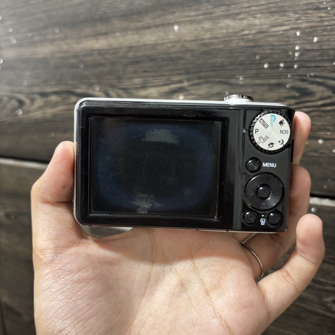 Samsung PL101 Dual-Screen (Category: Cameras) located in Quezon City. Submitted by veesvault (Listing ID 1470225210, Image 3). Description: SAMSUNG PL101 (dual-screen + full inclusion) 🏷️₱1999 NEGOTIABLE PA! 🎉complete inclusions—gagamitin nalang! 🎉ALL FUNCTIONS WORKING (flash, red flash, zoom, vid, mic, speaker, buttons, dials, etc.) 🎉12.2 megapixels 🎉excellent body cosmetics & ports intact 🎉flawless/perfectly working front screen! 🎁Inclus