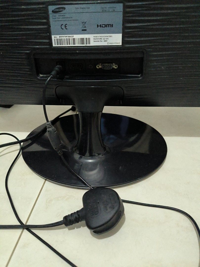 Basic Hdmi Samsung S24D300 24 inch Monitor HDMI VGA, Computers & Tech, Parts ...
