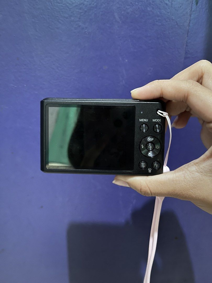 Samsung ST66 DigiCam (w/free untested exilim) (Category: Cameras) located in Manila. Submitted by macinasley96164 (Listing ID 1470159348, Image 2). Description: Camera features: - 16.1MP - All functions working (almost like new) - Kindly dm me for the sample shots Honest disclosures: - slight vignette on the screen (not affected output) Inclusions: - Unit - Battery - Strap (W 1 free untested exilim cam) Price is slightly nego, just dm! Location: 