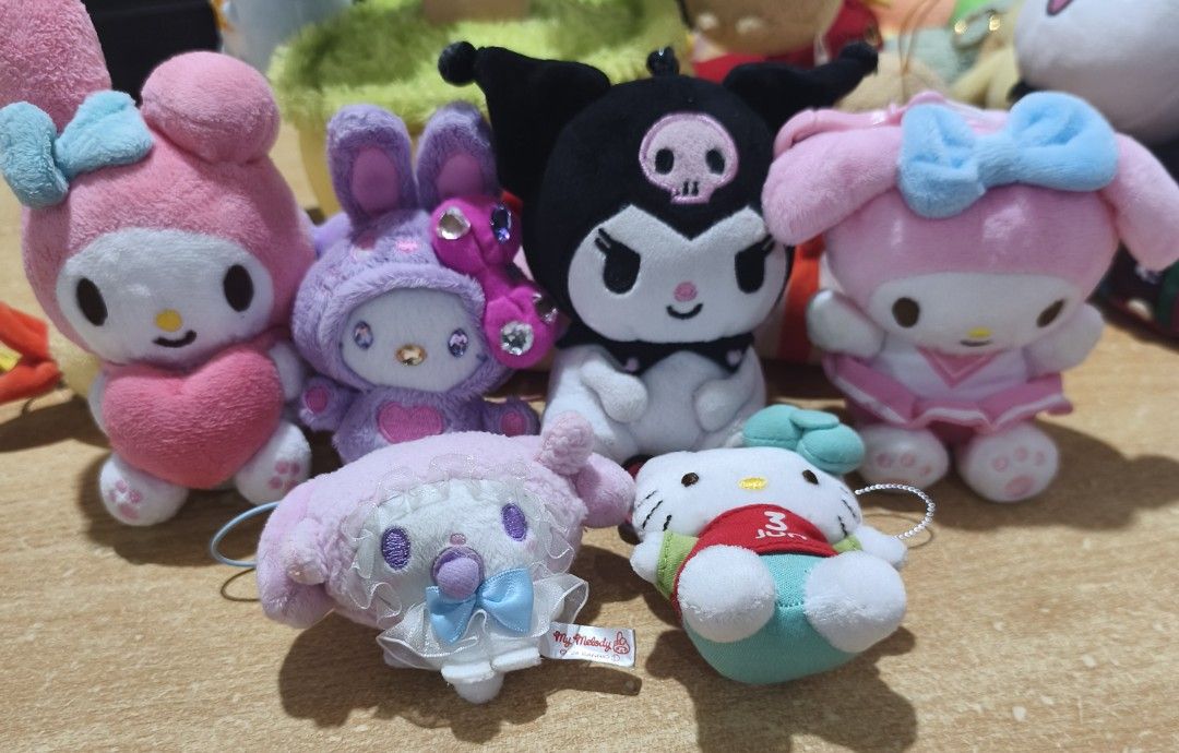 Sanrio Bag Charm (Category: Plushies & Soft Toys) located in Iloilo. Submitted by geselalpan30231 (Listing ID 1470182546, Image 1). Description: bundle.