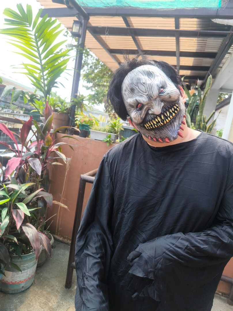 Scary Costume Halloween Costume (Category: Sets & Coordinates) located in Marikina City. Submitted by alecfordy (Listing ID 1470179862, Image 2). Description: Scary Costume With Mask Adult Size.