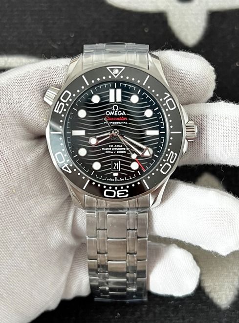 Seamaster Diver 300m Wave Dial (Category: Men's Watches) located in Manila. Submitted by stanlicu (Listing ID 1470241519, Image 1). Description: Seamaster Diver 300m Black Wave Dial Ref. 210.32.42.20.01.001 (Black) / 210.32.42.20.03.001 (Blue) VSF SupC - 42mm Case Diameter - Available in Black and Blue Ceramic Wave Dial - Black Unidirectional Bezel (Black variant) / Blue Unidirectional Bezel (Blue variant) - Date Window at 6 0'clock - Automatic M
