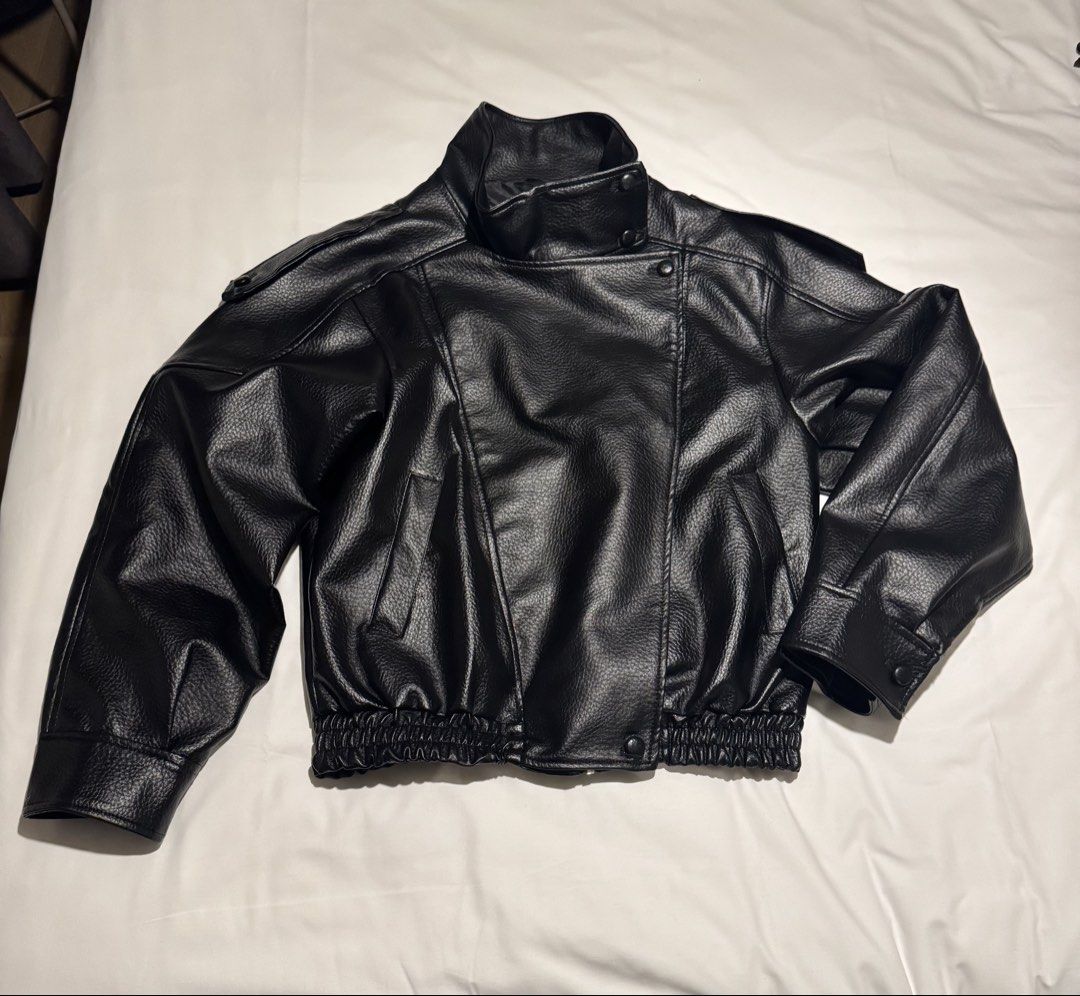 Seame leather jacket (Category: Coats, Jackets and Outerwear) located in Los Banos. Submitted by fashionplate02 (Listing ID 1470288208, Image 1). Description: .
