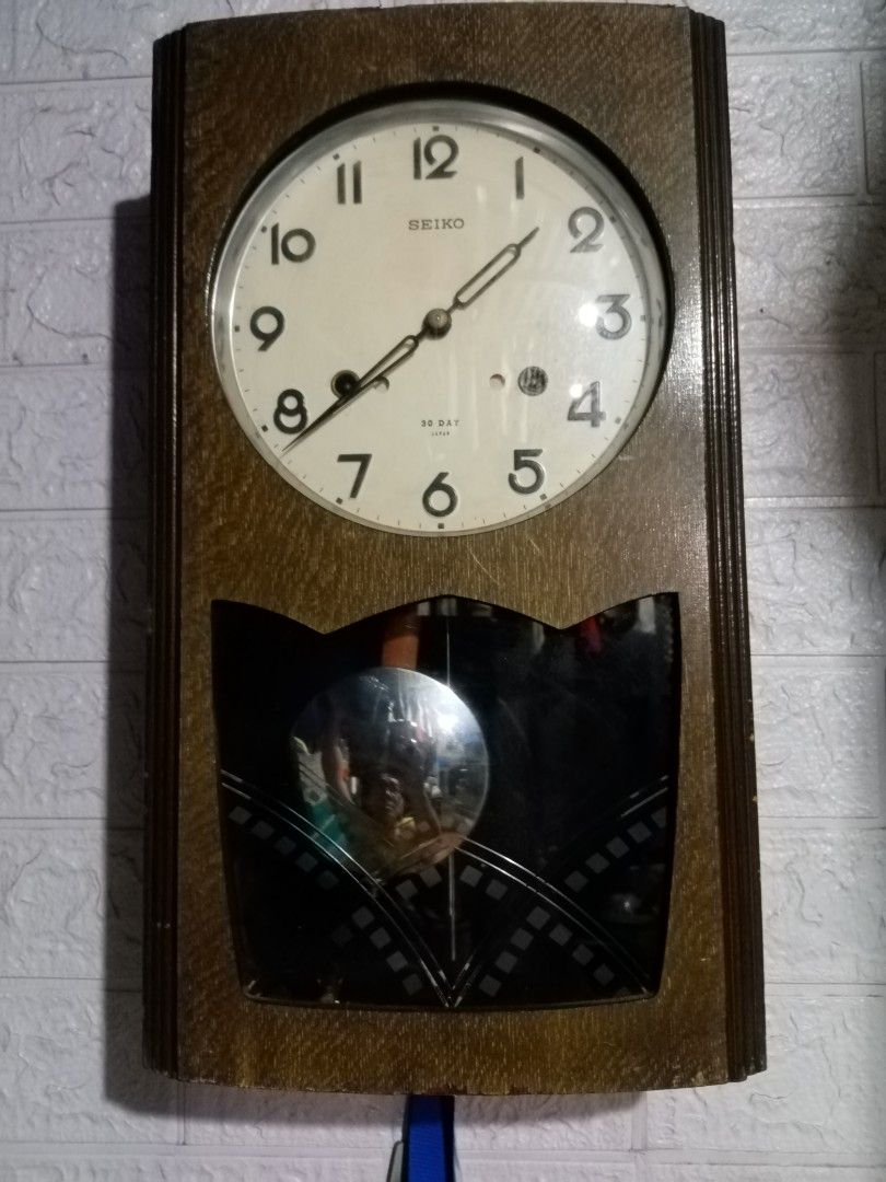 Seiko 30 days pendulum clock w chime (Category: Vintage Collectibles) located in Caloocan City. Submitted by 4kidsstore (Listing ID 1470194489, Image 1). Description: W key Working Wood.