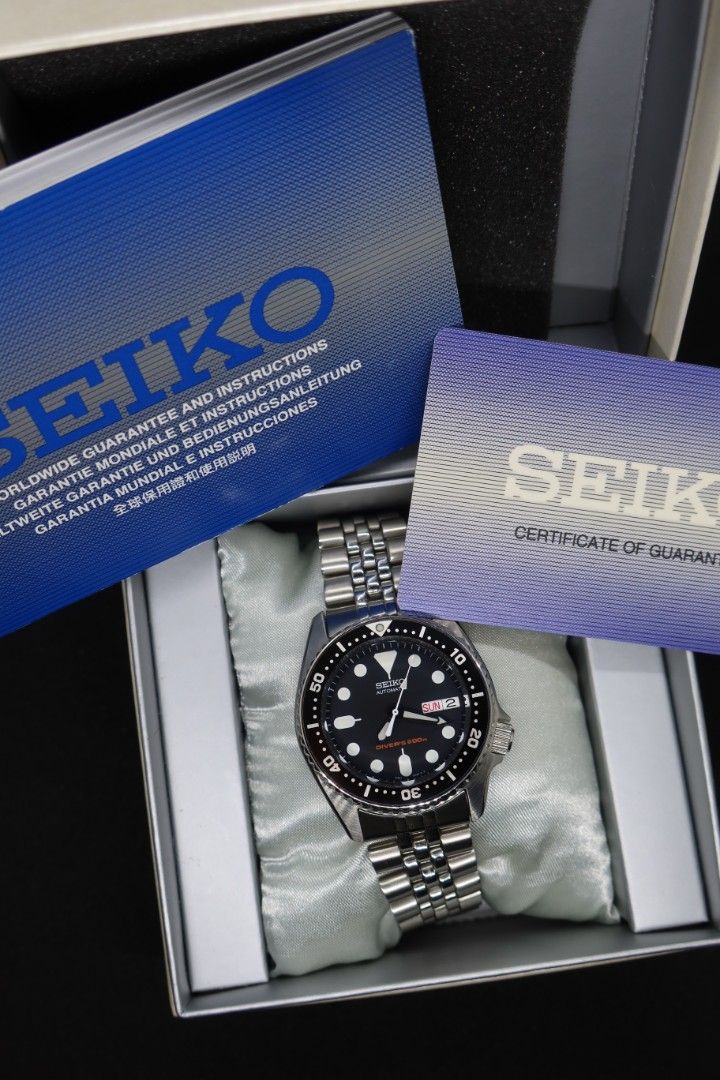 Seiko Scuba Diver's SKX013 7S26-0030 Medium Automatic (Category: Men's Watches) located in Iloilo. Submitted by KCY_Timepieces (Listing ID 1470268171, Image 2). Description: Brand New with box and papers Model: Seiko Material: Stainless steel Color: Black Bracelet: Seiko Case Size: 38mm Lug Width: 20mm Inclusions: Watch Only *********************************************** MOP: COD/COP, Bank Transfer, Gcash All deposits are non refundable and non 
