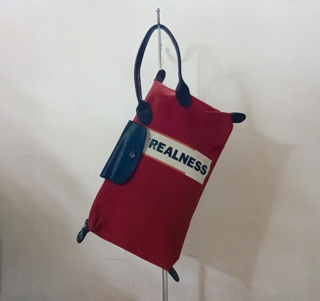 SHAYNE OLIVER X LONG CHAMP HAND BAG (Category: Luxury Bags & Wallets) located in San Carlos City. Submitted by noynoy11 (Listing ID 1470272253, Image 2). Description: SHAYNE OLIVER X LONG CHAMP HAND BAG✅ Excellent - No flaws 2000 + Ship✅.