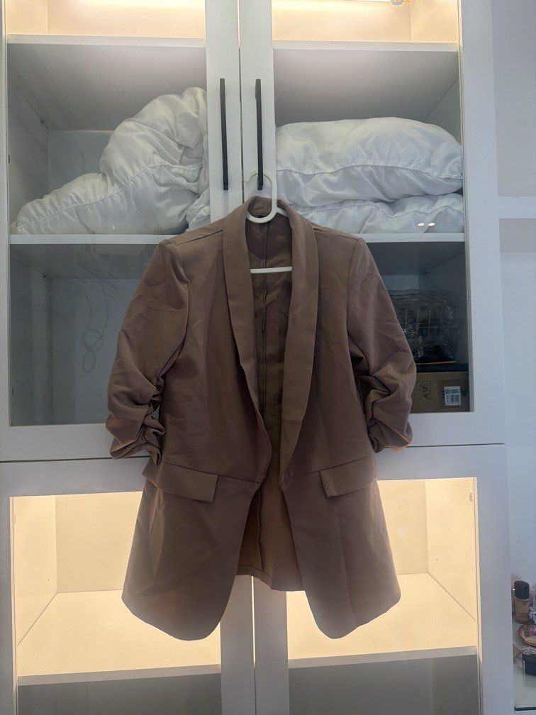 Shein blazer (Category: Coats, Jackets and Outerwear) located in Quezon City. Submitted by destashingmycloset (Listing ID 1470156284, Image 1). Description: .