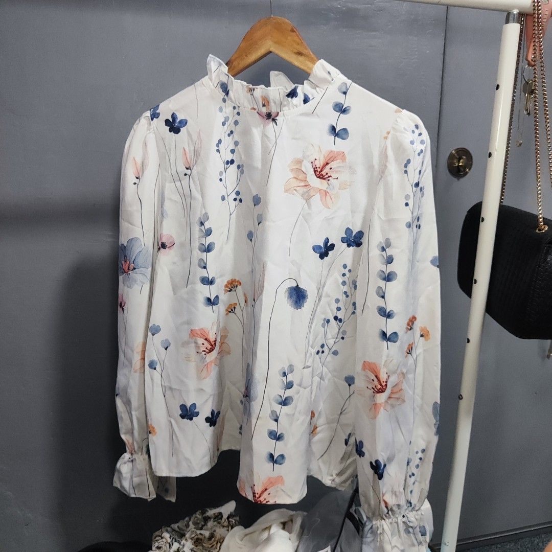 SHEIN OFFICE LONG SLEEVE TOP/ BLOUSE (Category: Longsleeves) located in Makati City. Submitted by jasdici (Listing ID 1470170790, Image 1). Description: 40-42 bust.