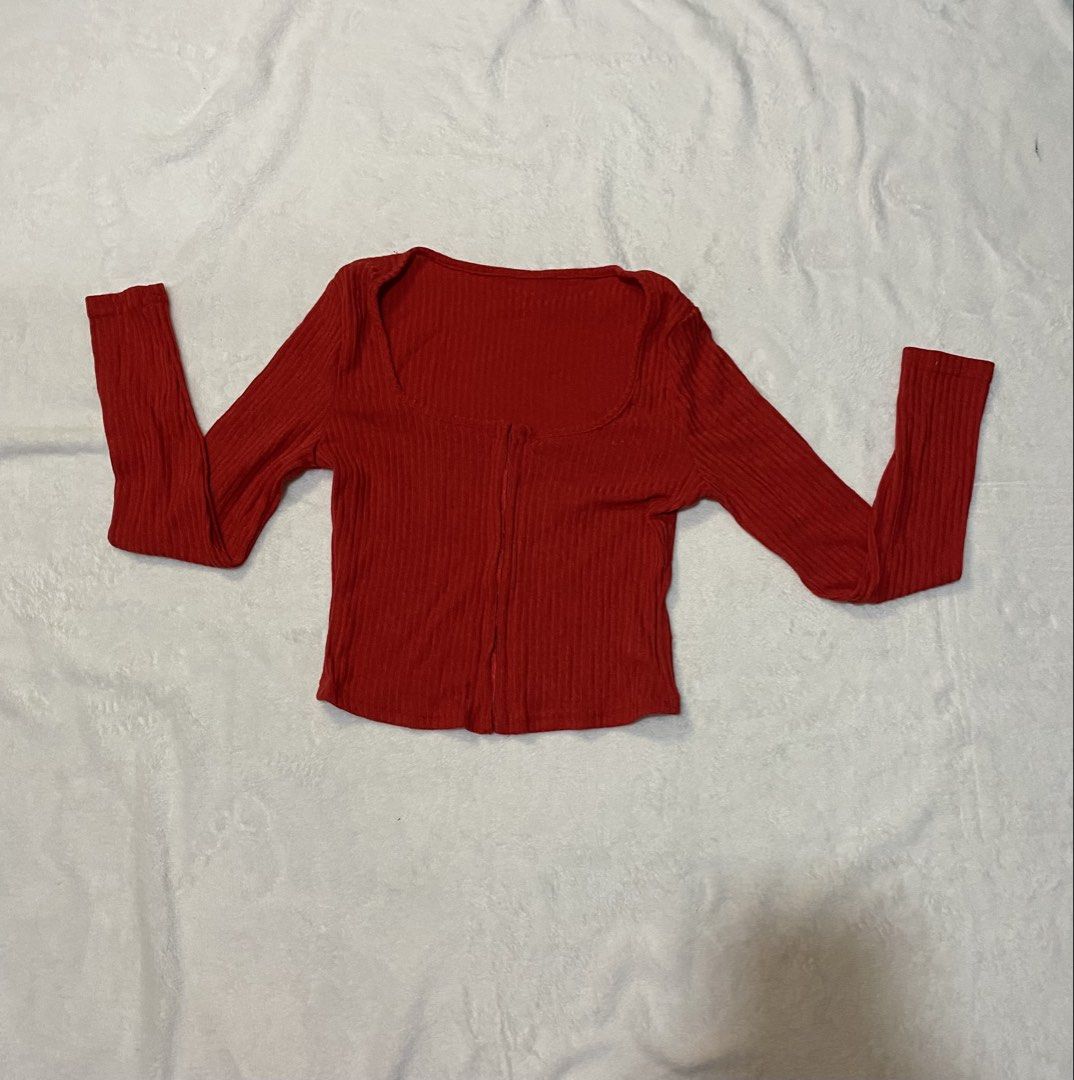 Shein top knitted (Category: Longsleeves) located in Pasig City. Submitted by queensclothing (Listing ID 1470182704, Image 2). Description: Knitted malambot maganda actual kaya hanggang semi medium .