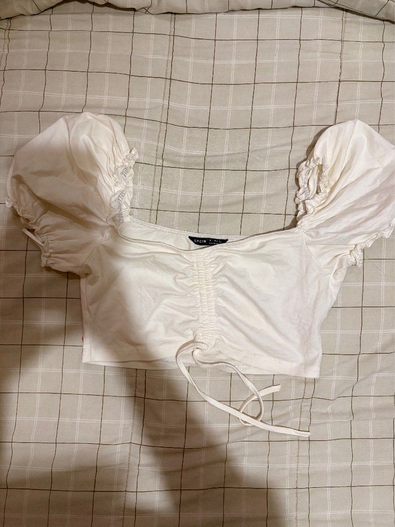 SHEIN White Ruched Crop Top (Category: Sleeveless) located in Dasmarinas. Submitted by littleczarmer (Listing ID 1470296308, Image 2). Description: - used once.