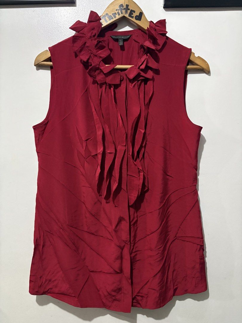 Shiatzy Chen Ruffled Sleeveless Blouse (Category: Sleeveless) located in Makati City. Submitted by ThriftedGoods (Listing ID 1470297121, Image 2). Description: Feel free to ask for more detailed photos In excellent condition No issues Length-28 Width-20.