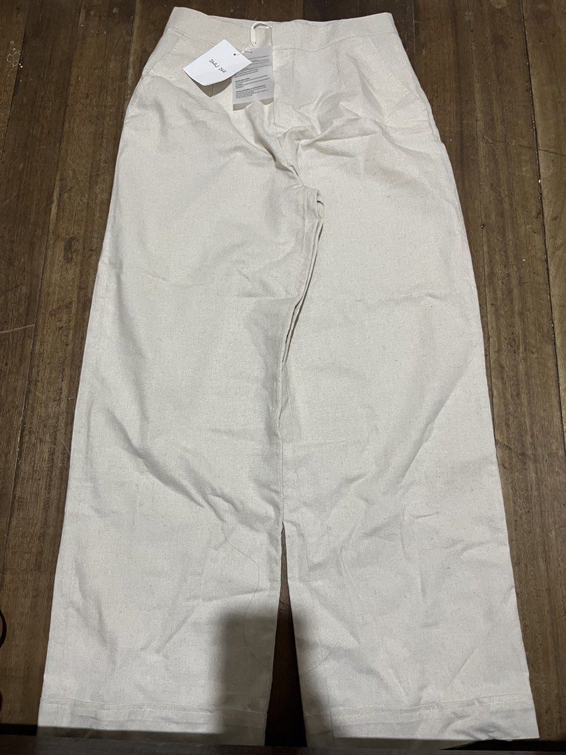 shu shi linen trouser beige pants (Category: Other Bottoms) located in Antipolo. Submitted by dullfeirie (Listing ID 1470160070, Image 1). Description: brandnew. 1k+ original price .