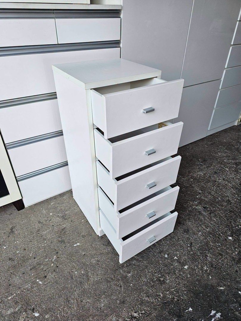 Side Drawers (Flat White) (Category: Shelves, Cabinets & Racks) located in Quezon City. Submitted by ledamadel (Listing ID 1470162477, Image 2). Description: Side Drawers (Flat White) ✔️L-16 H-38 W-16.5 inches 📐 ✔️5 Solid Drawers 🗄 ✔️Compress & Plywood Back 🪵 ✔Scratches As-is! 👌 Location: 40 Aplaya St Napocor Vill. Tandang Sora Quezon City. For inquiry please Pm us or Call. 09066885859 Please like our page thanks! 👇👇👇👇 KMA O’shop #japansu
