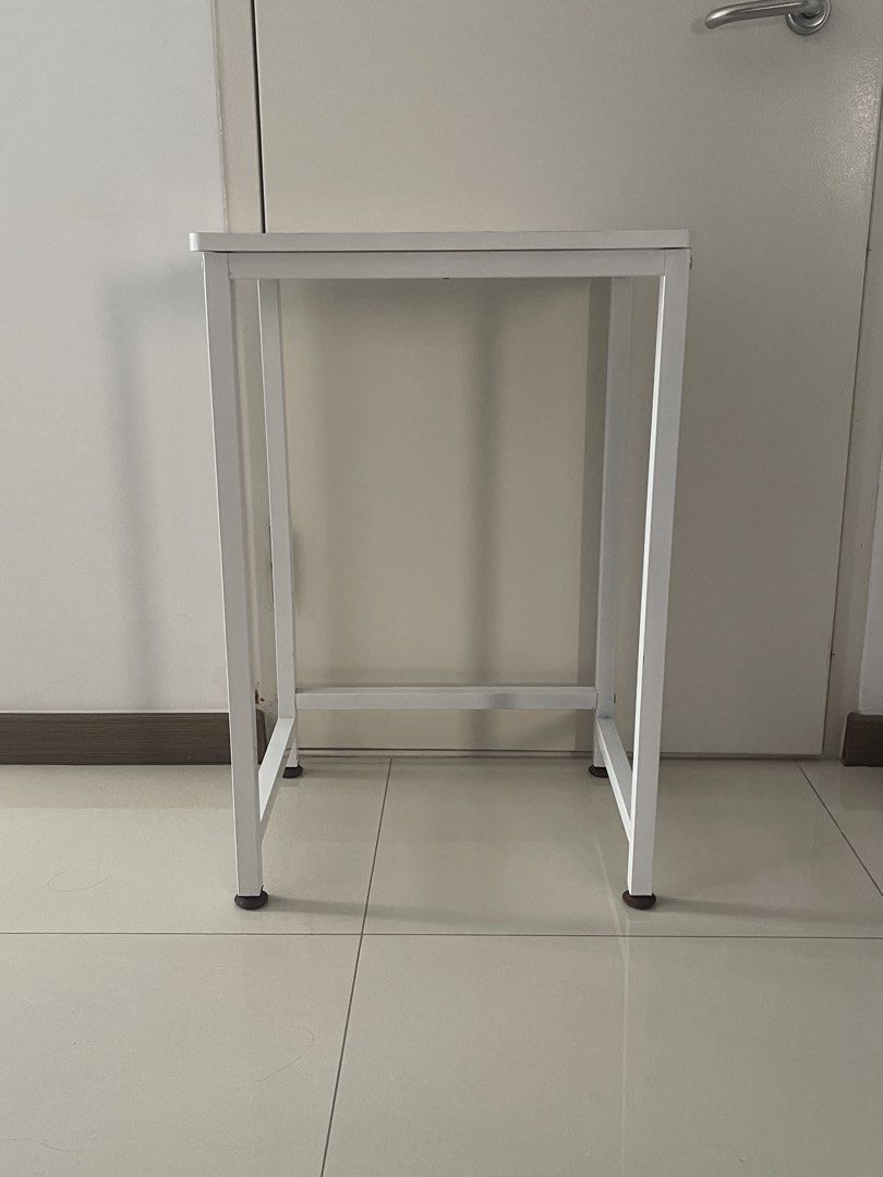 Side table (Category: Tables & Sets) located in Singapore. Submitted by oct_and_dec (Listing ID 1470215600, Image 1). Description: L：50 W：40 H：75cm.